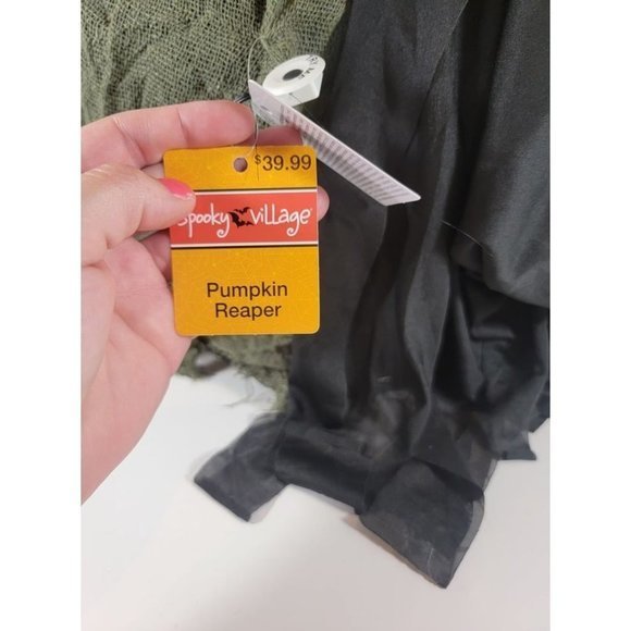 Pumpkin Reaper 18" Electronic Halloween Greeter - Speaks Moves & Lights Up - NWT - Picture 4 of 14